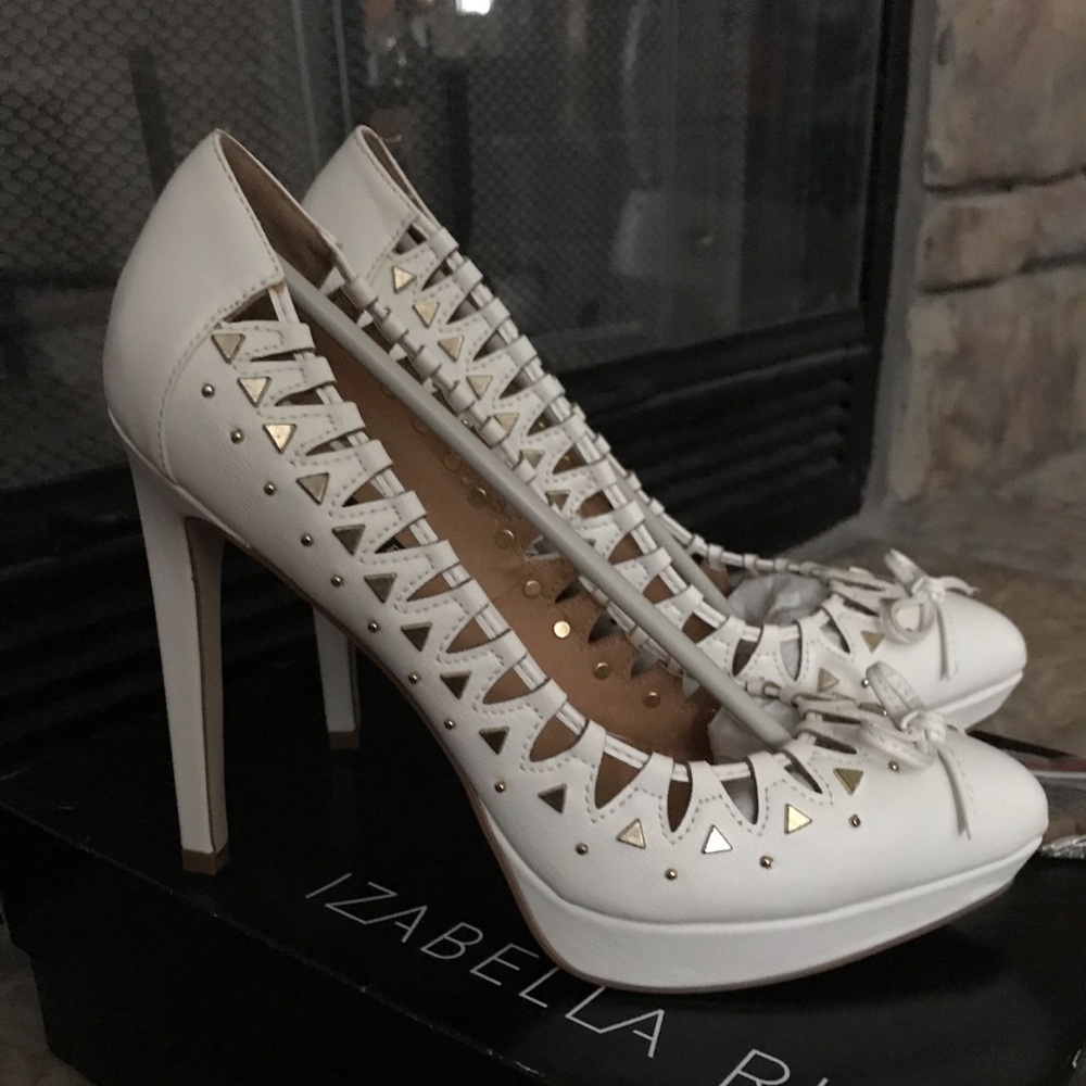 Isabella Rue White Pump 8.5 - Picture 2 of 2